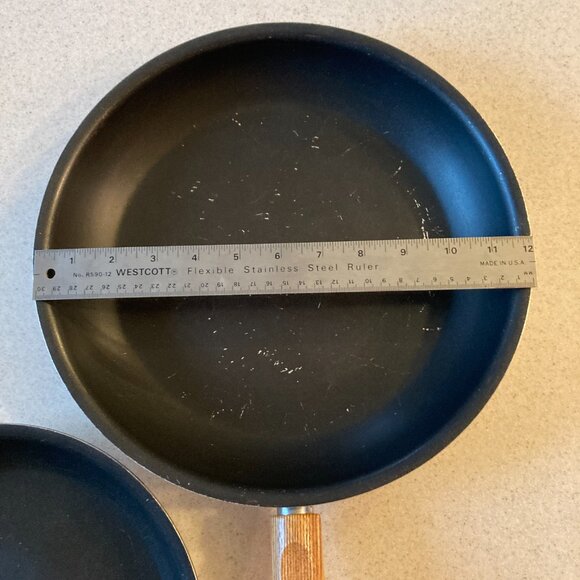 Wearever Aluminum Frying Pans set of 2 Vintage - Picture 10 of 11
